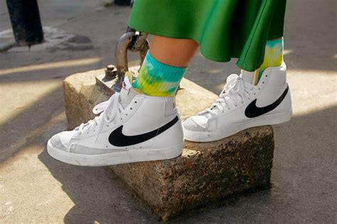 nike everyday sneakers